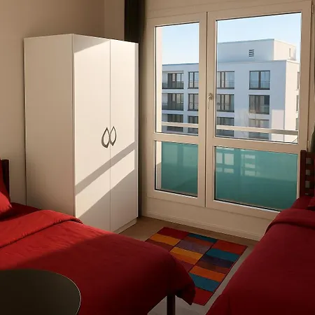 Ideal Fuer Monteure 3 Mit Kueche, Waschmaschine, Bad, Wifi, Flat Tv Usw شقة *